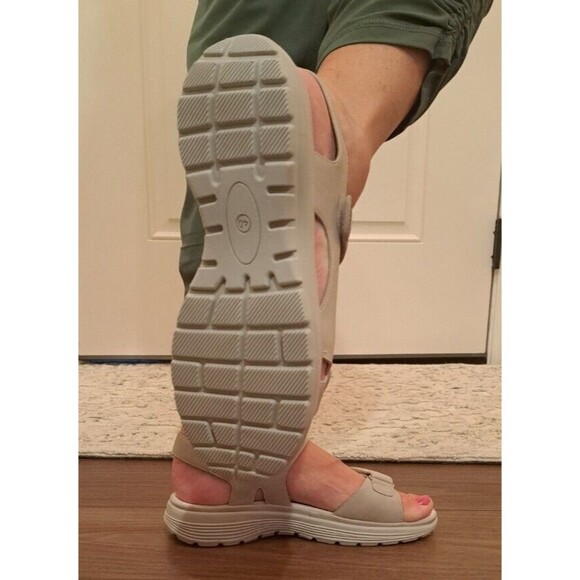 New without Box Vanccy Hook & Loop Fasten Cushioned Sandles Beige/ Cream Size 40 - Picture 5 of 7